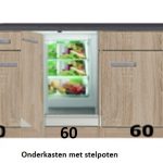 Keukenblok 160 houtnerf met stelpoten en inbouw koelkast RAI-519